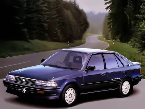 Toyota Corona VIII (T170) SF 2.0 AT (165 hp) · liftback