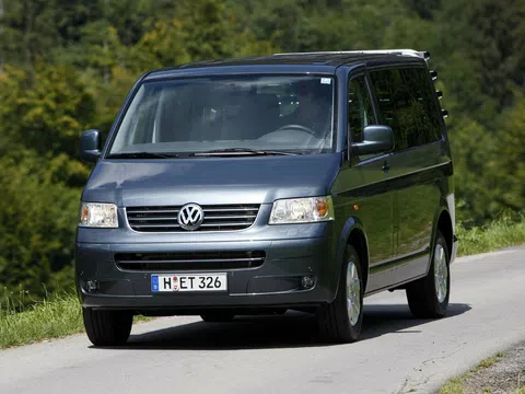 Volkswagen California T5 4MOTION 2.5d MT (174 ც.ძ.) 4WD · მინივენი
