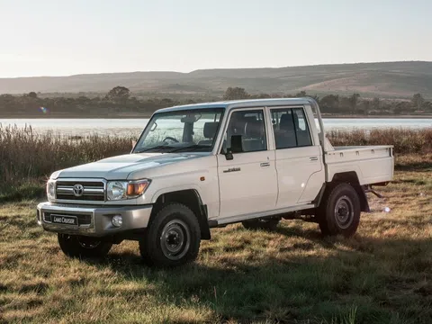 Toyota Land Cruiser 70 Series Facelift 1 79 4.2d MT (131 hp) 4WD · double cab · Пикап Двойная кабина 79