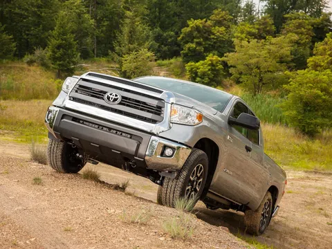 Toyota Tundra II Рестайлинг Long Bed 5.7 AT (381 л.с.) 4WD · пикап полуторная кабина · Пикап Полуторная кабина Long Bed