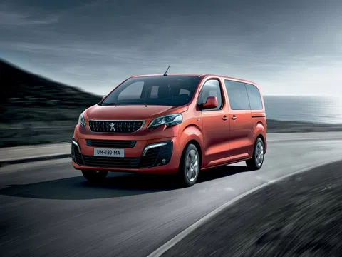 Peugeot Traveller I 2.0d AT (150 hp) · Active · minivan