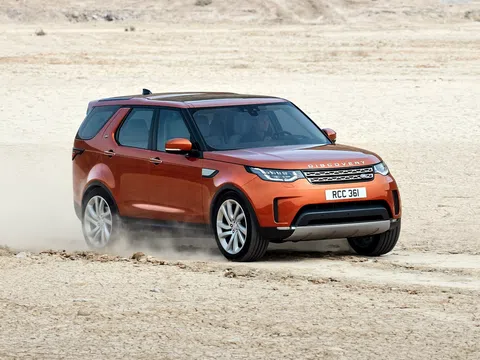 Land Rover Discovery V 2.0 AT (300 hp) 4WD · S · 5-door offroad