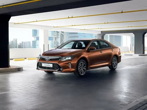 Toyota Camry VII (XV50) Facelift 2 2.5 AT (181 hp) · Стандарт Плюс · sedan