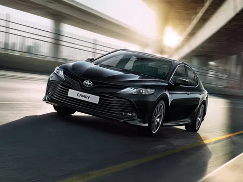 Toyota Camry VIII (XV70) 2.0 AT (150 hp) · Классик · sedan