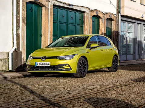 Volkswagen Golf VIII 1.4 AMT (150 ც.ძ.) · R-Line · ჰეჩბეკი 5 კარიანი