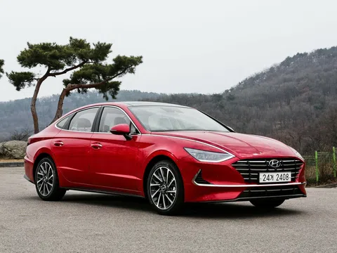Hyundai Sonata VIII (DN8) 2.5 AT (180 ც.ძ.) · Elegance · სედანი