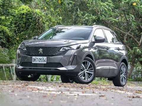 Peugeot 3008 II Рестайлинг 2.0d AT (150 л.с.) · GT · внедорожник 5 дв.
