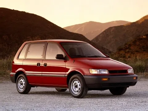 Plymouth Colt Vista II 1.8 MT (113 hp) 4WD · compact van