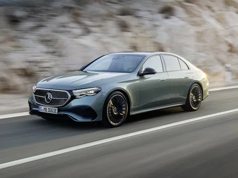 Mercedes-Benz E-Класс VI (W214, S214) 350 2.0 AT (255 л.с.) 4WD · E 350 4MATIC · седан