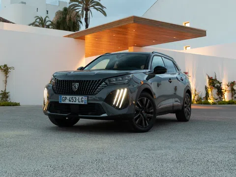 Peugeot 2008 II Facelift Electro AT (115 кВт) · GT · 5-door offroad