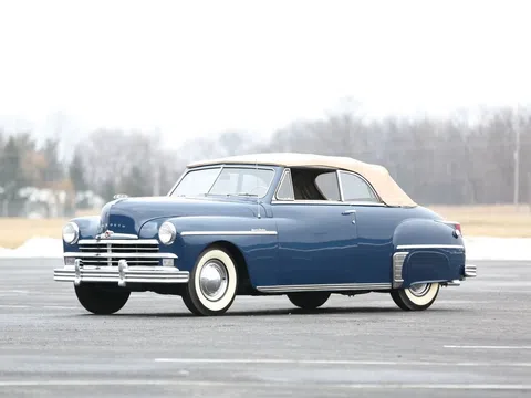 Plymouth De Luxe II 3.6 MT (96 ც.ძ.) · კაბრიოლეტი
