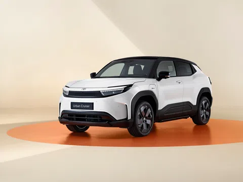 Toyota Urban Cruiser IV 49 kWh Electro AT (106 кВт) · внедорожник 5 дв.