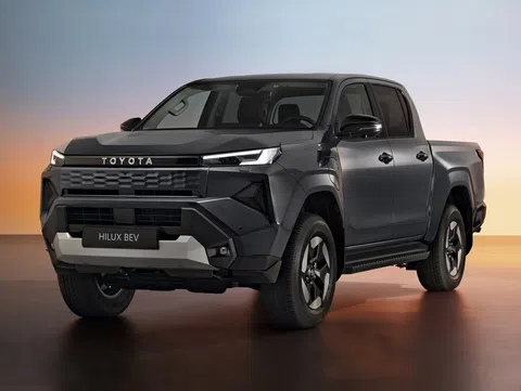 Toyota Hilux IX 2.8d MT (204 hp) · Premium · double cab