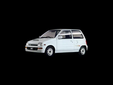 Daihatsu Mira III 0.7 MT (50 ც.ძ.) · ჰეჩბეკი 3 კარიანი