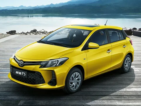 Toyota Vios III რესტაილინგი 1.5 CVT (112 ც.ძ.) · 20th Anniversary Edition · ჰეჩბეკი 5 კარიანი · Хэтчбек 5 дв. FS