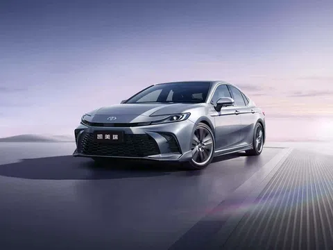 Toyota Camry IX (XV80) ჩინეთის ბაზარი რესტაილინგი 2.5hyb CVT (230 ც.ძ.) · Sports Plus · სედანი