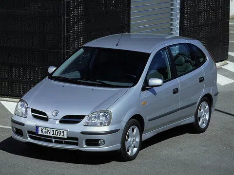 Nissan Almera Tino I Facelift 1.8 AT (114 hp) · minivan