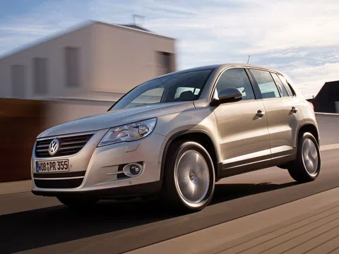 Volkswagen Tiguan I 2.0 AT (170 hp) 4WD · Track&Field · 5-door offroad