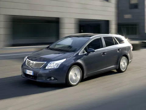 Toyota Avensis III 2.0 CVT (152 ც.ძ.) · Люкс · ვაგონი 5 კარიანი