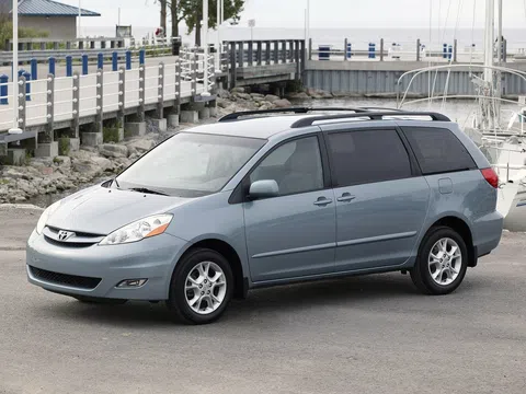Toyota Sienna II რესტაილინგი 3.3 AT (215 ც.ძ.) 4WD · მინივენი
