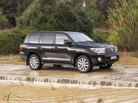 Toyota Land Cruiser 200 Series Рестайлинг 1 4.6 AT (309 л.с.) 4WD · Престиж · внедорожник 5 дв.