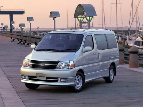 Toyota Granvia I 2.7 AT (145 ც.ძ.) · მინივენი
