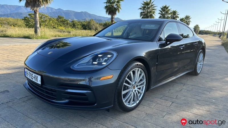 Porsche Panamera 2019 руль