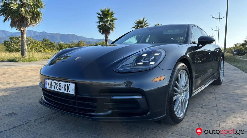 Porsche Panamera 2019 руль