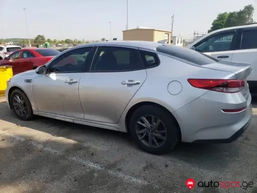 Kia Optima 2019, Poti — 3