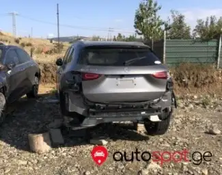 MERCEDES-BENZ GLA 250 2021 2.0