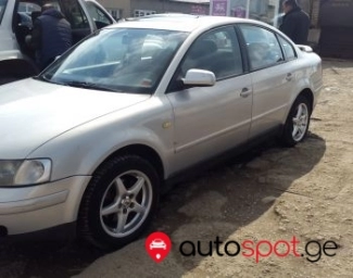 VOLKSWAGEN Passat 2000 1.8