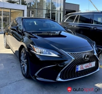 Lexus ES 2019