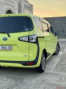 Toyota Sienta 2015, Тбилиси — 4